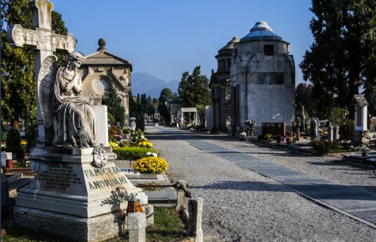 coronavirus bergamo cimitero