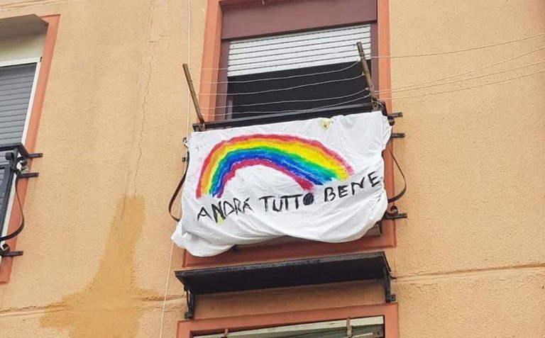 coronavirus canta dal balcone 112