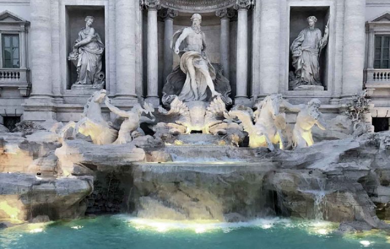 Coronavirus Fontana di trevi chiusa