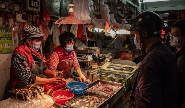 Coronavirus, in Cina riaprono i mercati della carne