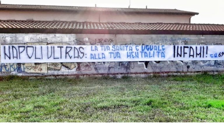 Coronavirus striscione contro Napoli a Milano