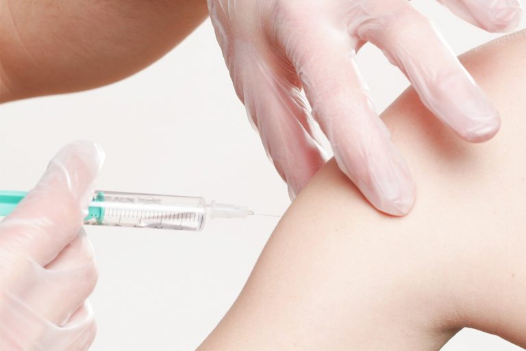 coronavirus vaccino quando anni