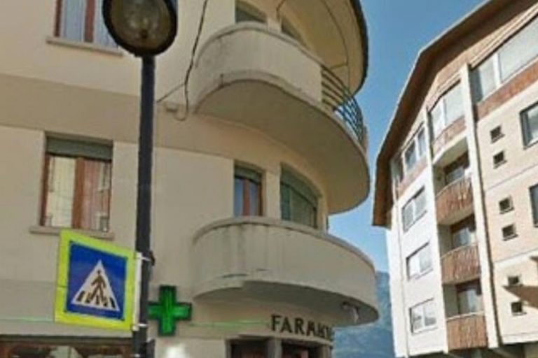 coronavirus donna positiva farmacia