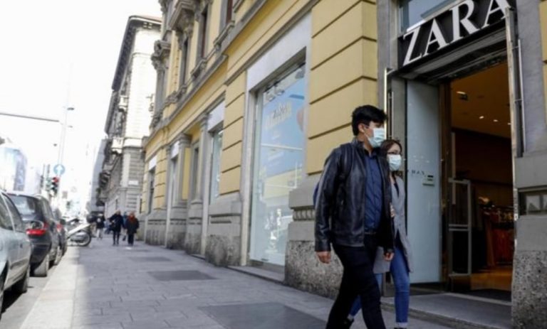 Coronavirus, Zara in Spagna converte la produzione in mascherine e camici