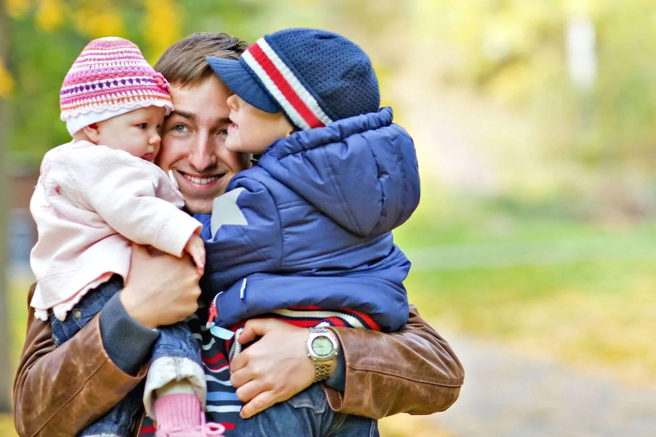 Storia e frasi da dedicare per la festa del papà