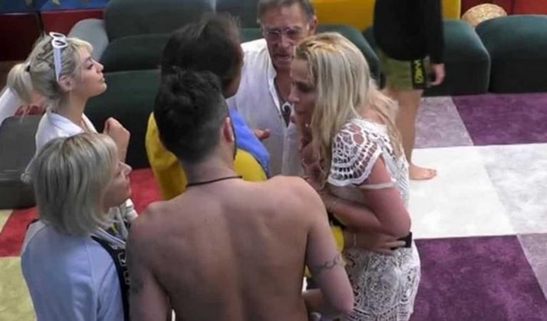Valeria Marini contro Antonella Elia
