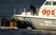 La Grecia respinge e spara sui migranti: il video