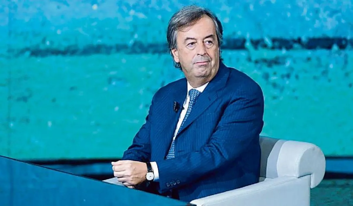 Burioni sul Coronavirus: "Resiste sulle superfici, bisogna pulirle bene"