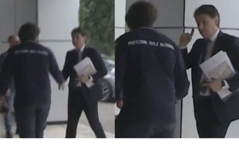 Stretta di mano Conte