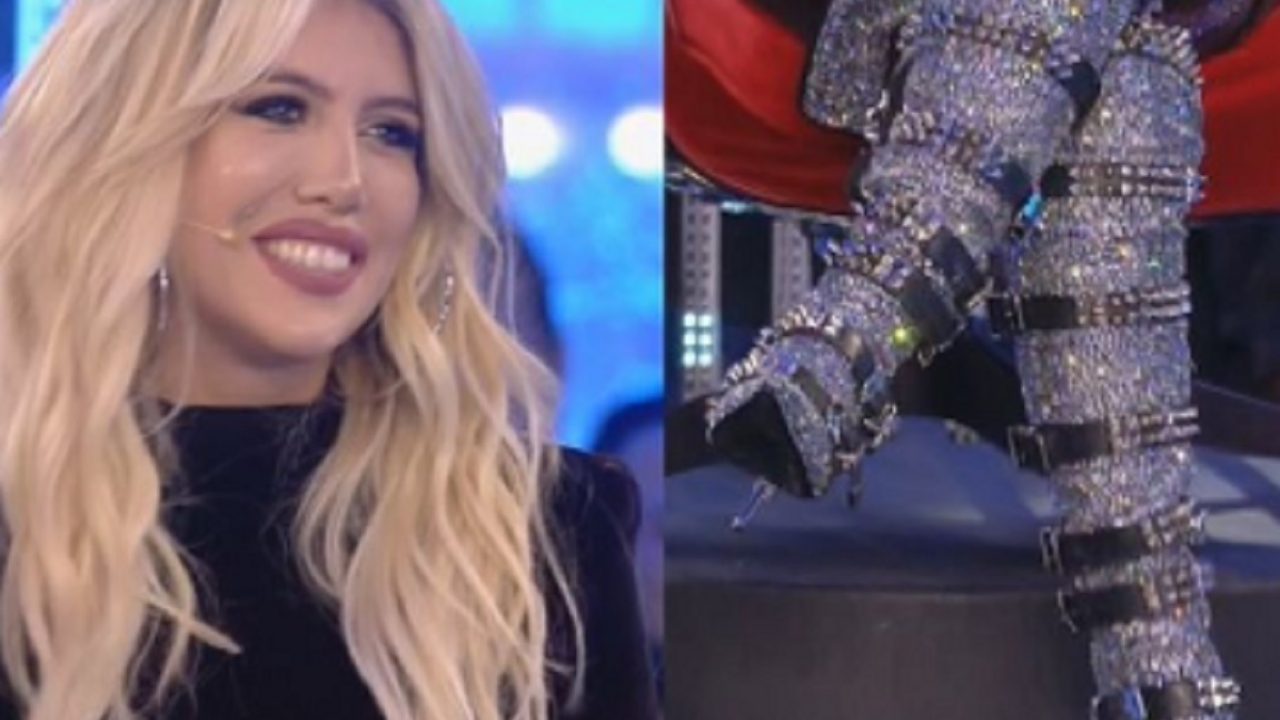 Wanda Nara, gli stivali al Gf Vip: il prezzo | Notizie.it Wanda Nara, quanto costano i suoi sandali: la cifra esorbitante