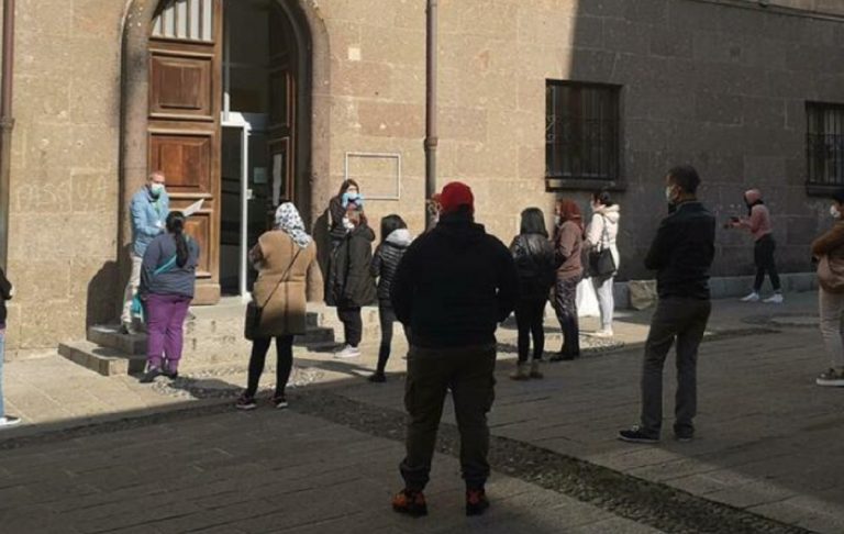 ambulante restituisce buoni spesa