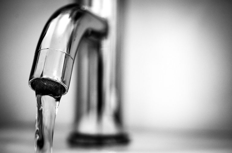 Coronavirus e acqua del rubinetto: è possibile prendere il virus?