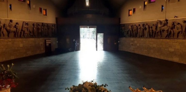 coronavirus chiesa cimitero Bergamo