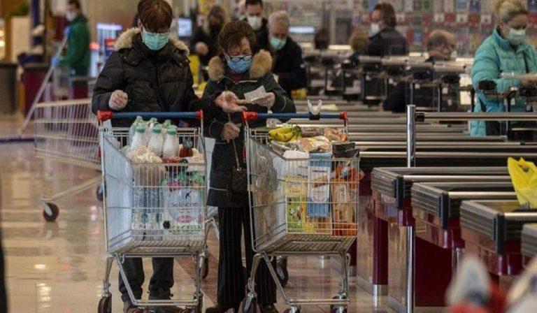 Coronavirus, supermercati chiusi a Pasqua