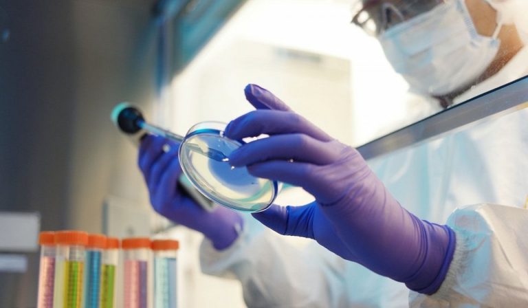 Coronavirus, la cura con l'anti artrite funziona