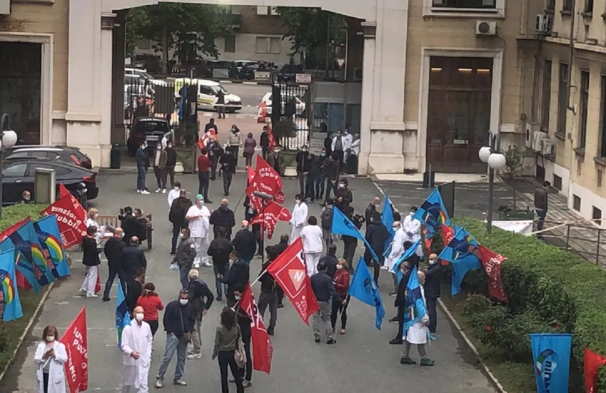 flash mob medici infermieri piemonte