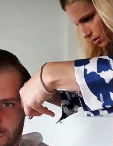 michelle hunziker taglia i capelli a tomaso