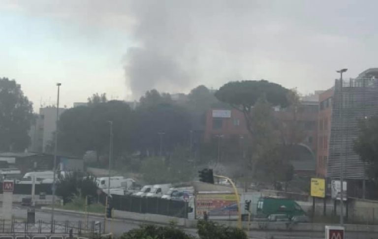 Incendio Roma centro d'accoglienza