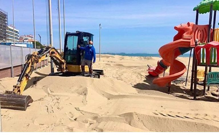 Lignano sabbiadoro lavori spiaggia