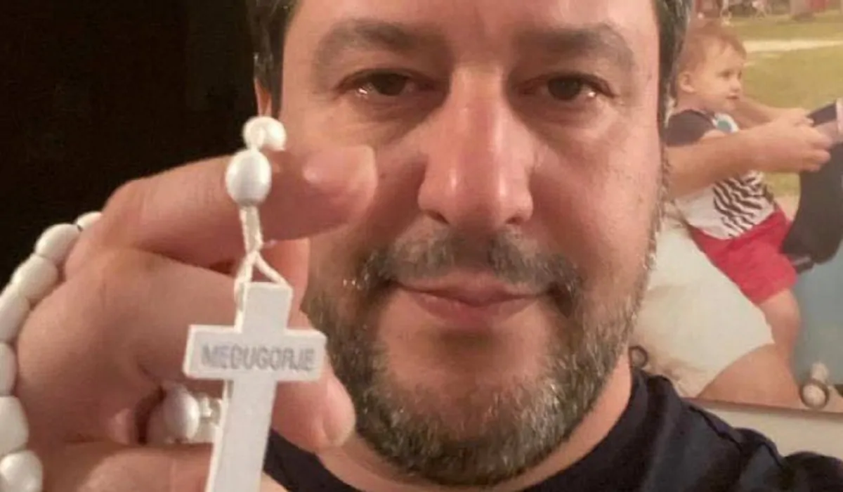 Coronavirus, Salvini: "Riaprire le chiese"