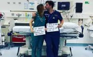 Coronavirus, medici rinviano il matrimonio: "Dobbiamo lavorare"