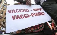 Coronavirus, no vax: "Vaccino mortale"