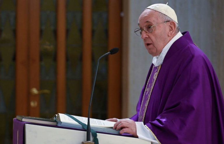 papa francesco contro i populisti