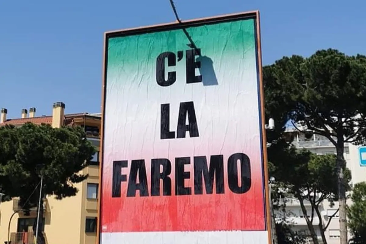 "C'è la faremo", a San Benedetto del Tronto il cartellone è sgrammaticato, ma l'errore è voluto