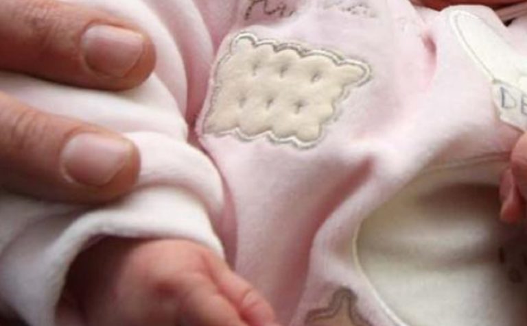 Uomo neonata Napoli