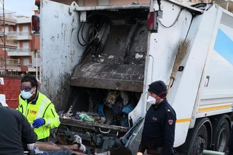 ventimiglia migrante cassonetto compattatore