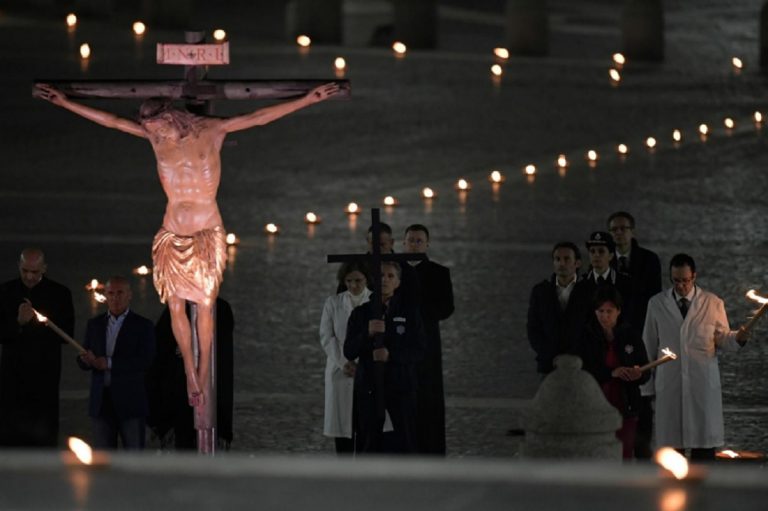 via crucis papa francesco