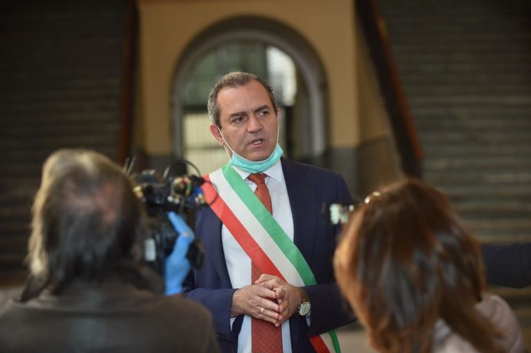 de magistris festeggiamenti napoli