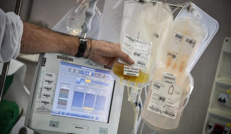 Coronavirus, cura al plasma al Cotugno di Napoli