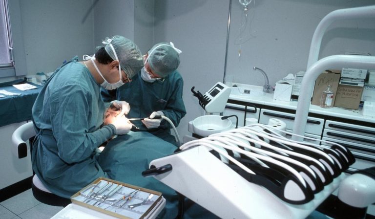 coronavirus oms controlli dentista