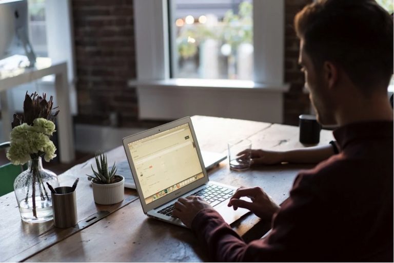 ecommerce e trading online stanno evitando la crisi economica