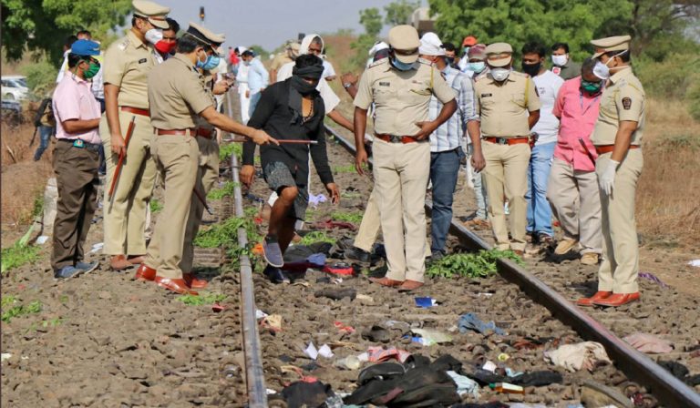 India, treno con migranti