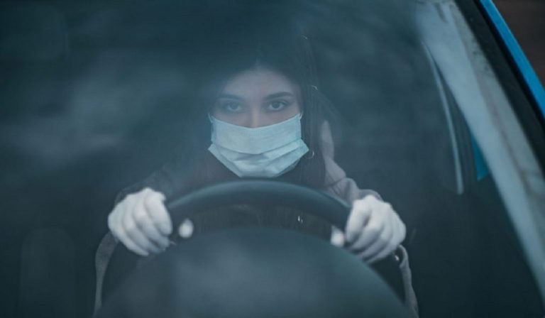 Coronavirus, in fase 2 l'Iss spiega cosa fare in auto