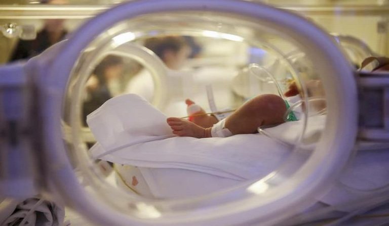 Coronavirus, morto neonato in Svizzera