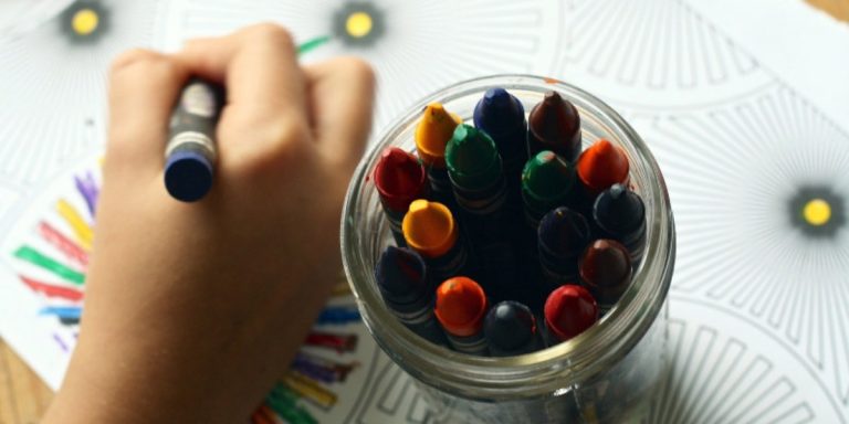 Scuole aperte, ma la didattica resta a distanza