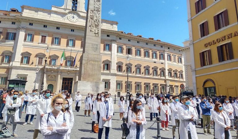 Protesta dei giovani medici a Roma