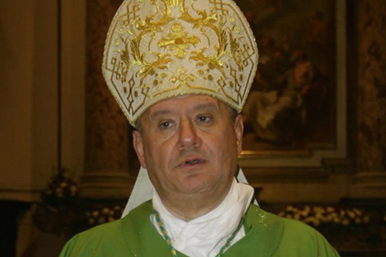 Terra dei Fuochi indignazione del vescovo