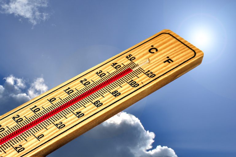 Come contrastare il caldo in casa: trucchi e rimedi