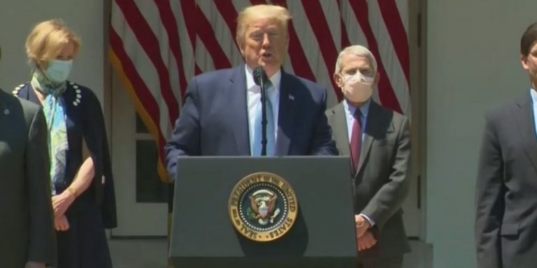 La conferenza stampa di Trump sul coronavirus