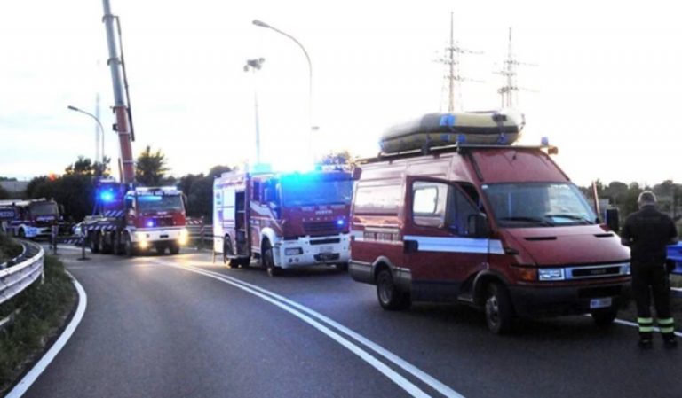 Auto caduta da un ponte Vermezzo con Zelo