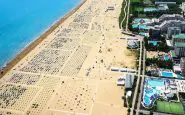 Coronavirus, Bibione: spiaggia affollata