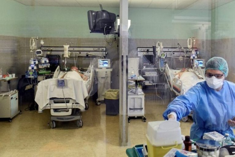coronavirus età malattie deceduti