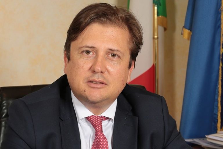 Coronavirus, Sileri: "Il virus circola meno perché ci proteggiamo"
