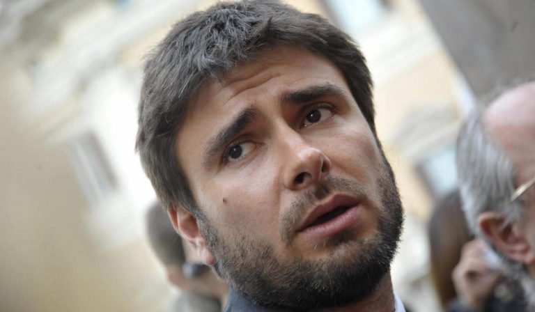 Di Battista lancia la piattaforma di car sharing