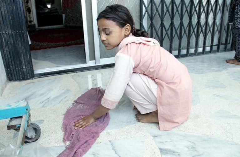domestica bambina uccisa in pakistan_censored (1)