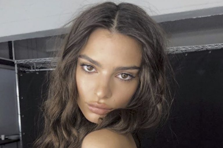 EmilyRatajkowskisenzareggiseno